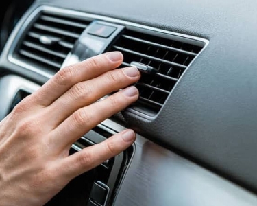 Những hư hỏng máy lạnh ô tô thường xuyên mắc phải